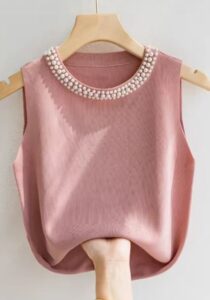 גופיה עם קישוט פנינים